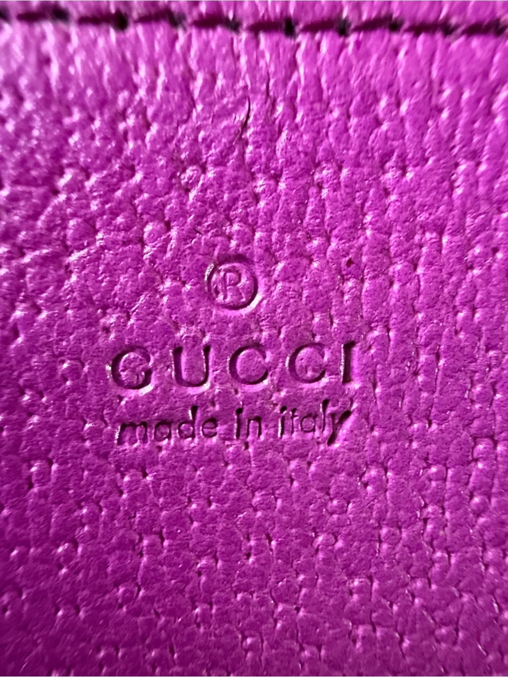 GucciSmall  Leather Zip-Around Wallet for money and change.Original Gucci. - Picture 2 of 7